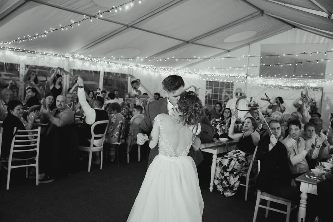 Paulina & Martin mediterrán Balatoni esküvője 8