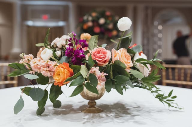 Zita & Balázs glamour báltermi esküvője 5